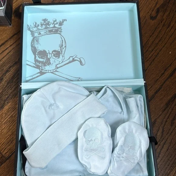 NIB Juicy Couture 3 Piece Set - Coveralls/Hat/Booties Gift Set - Picture 7 of 12